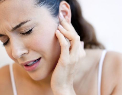 Você sofre com um zumbido nos ouvidos? Saiba qual pode ser a causa