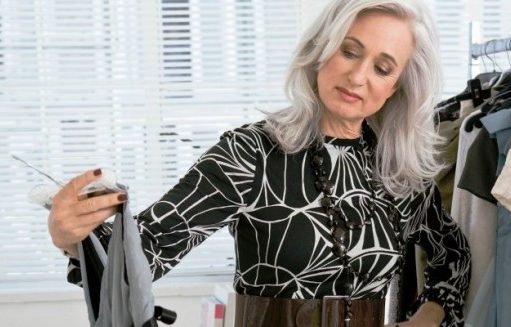 Oito peças que mulheres maduras deveriam pensar antes de usar