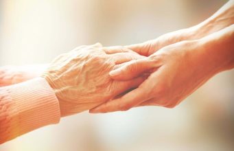 Filhos de pais velhos deveriam ser reeducados